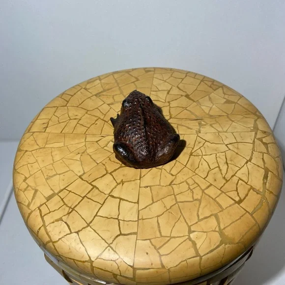 Vintage Wood And Shell Mother Of Pearl Frog Ice Bucket - EUC